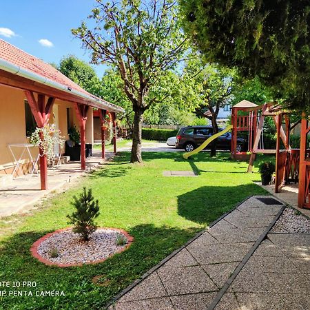 Apartman Anikó Vendégház Harkány Exterior foto