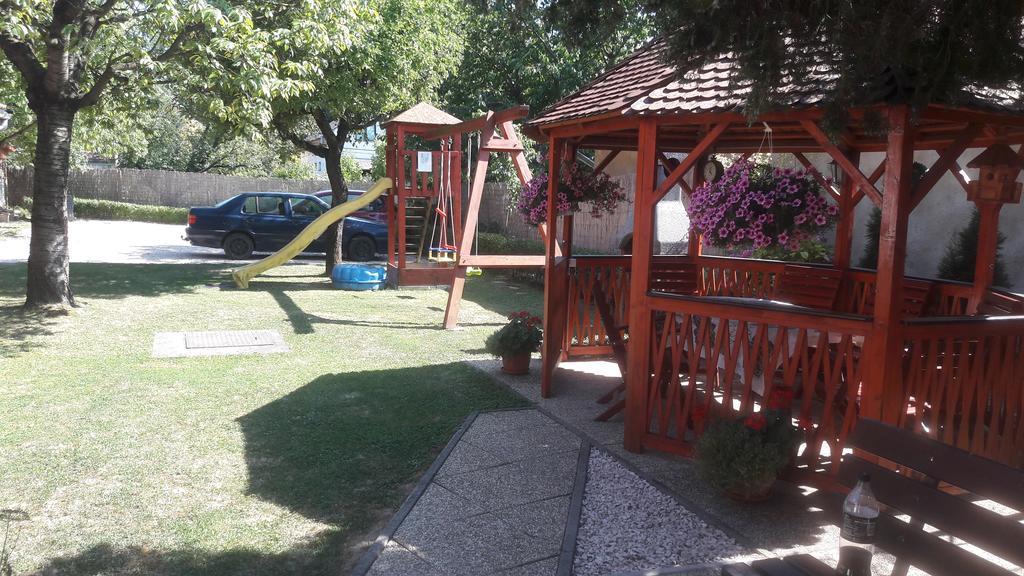 Apartman Anikó Vendégház Harkány Exterior foto